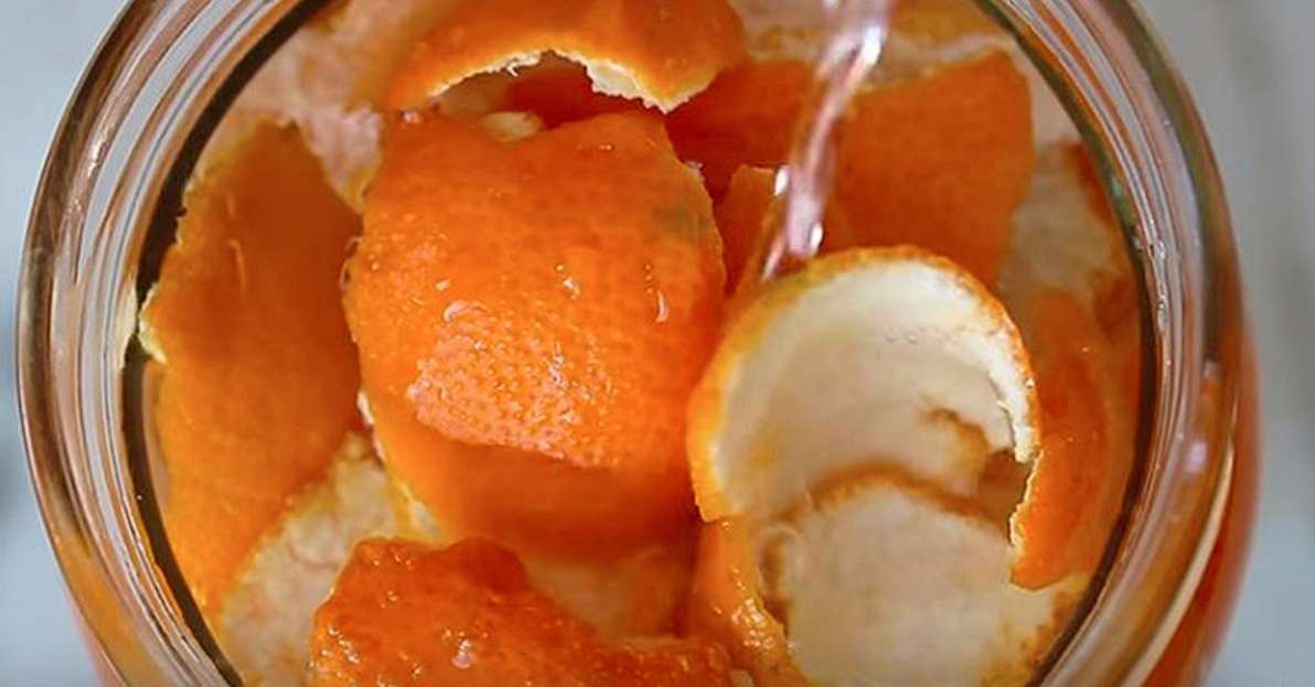 Dve hrste šupiek zaliatych octom nechajte 2 týždne odstáť a vznikne vám najlepší univerzálny domáci čistič takmer na všetko!