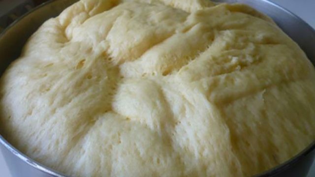 Najlepšie univerzálne cesto na sladké aj slané pečivo – hotové za 30 minút!