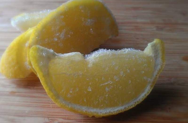 Zmrazte citróny, pretože vám to môže zachrániť život!
