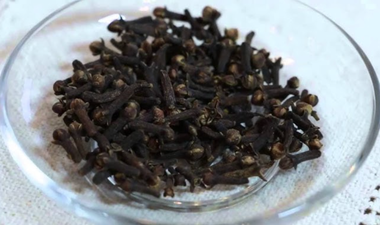 Čo sa stane, keď každý deň budete na lačno žuť 2 sušené klinčeky?