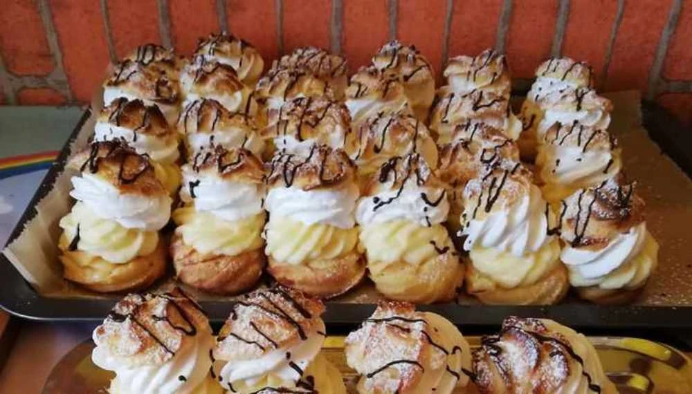 Rýchle domáce koblihy s krémom bez varenia: Neodolateľný dezert za pár minút