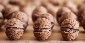 Plněné oříšky s čokoládovým krémem