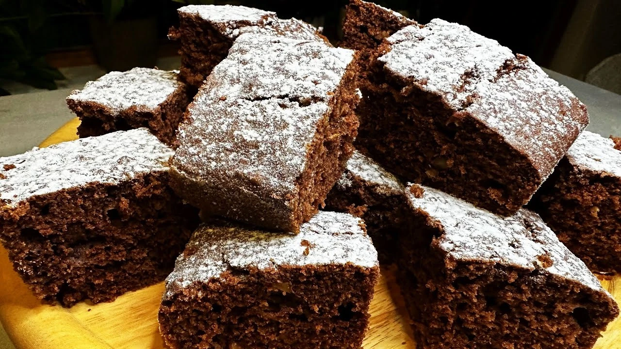 Hrnčekový jablkový perník – jemný, vláčny a hotový raz dva