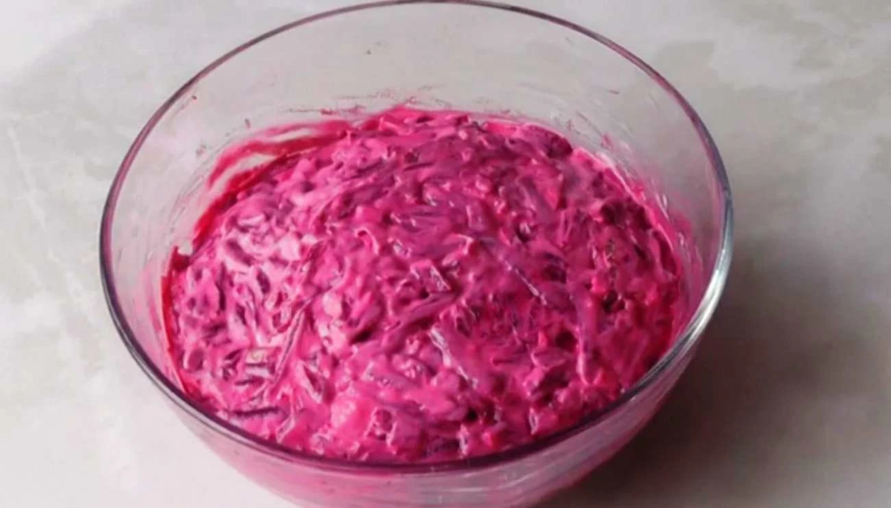 Šalát z červenej repy: Pripravuje sa rýchlo a celá rodina je sýta – musí byť na stole pravidelne!