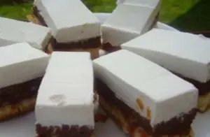 dezert s piškotovým krémem