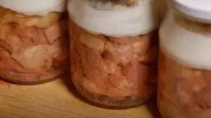 konzervované maso